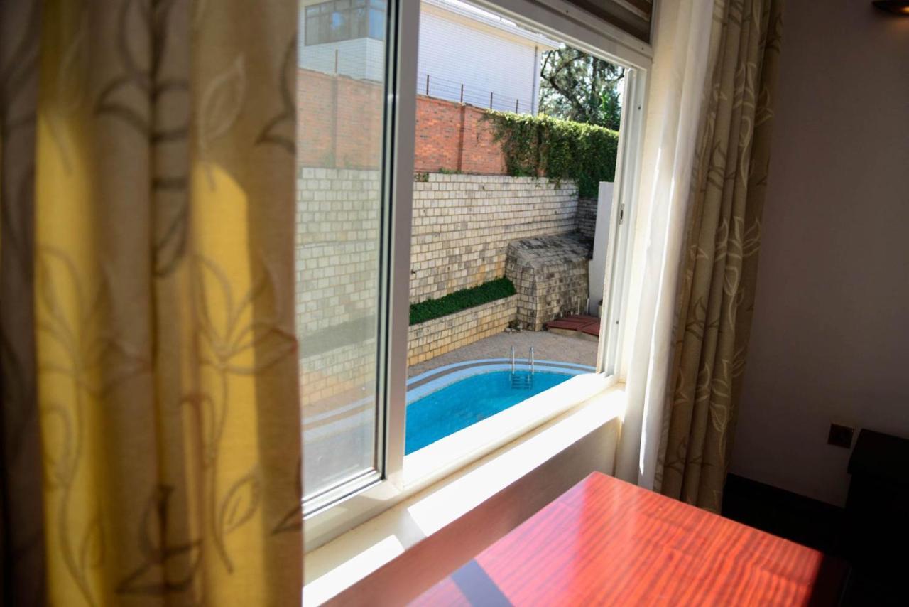 Room In Bb - Enjoy You Vacation Wail Staying In This Single Room Fit For 2 People كيغالي المظهر الخارجي الصورة