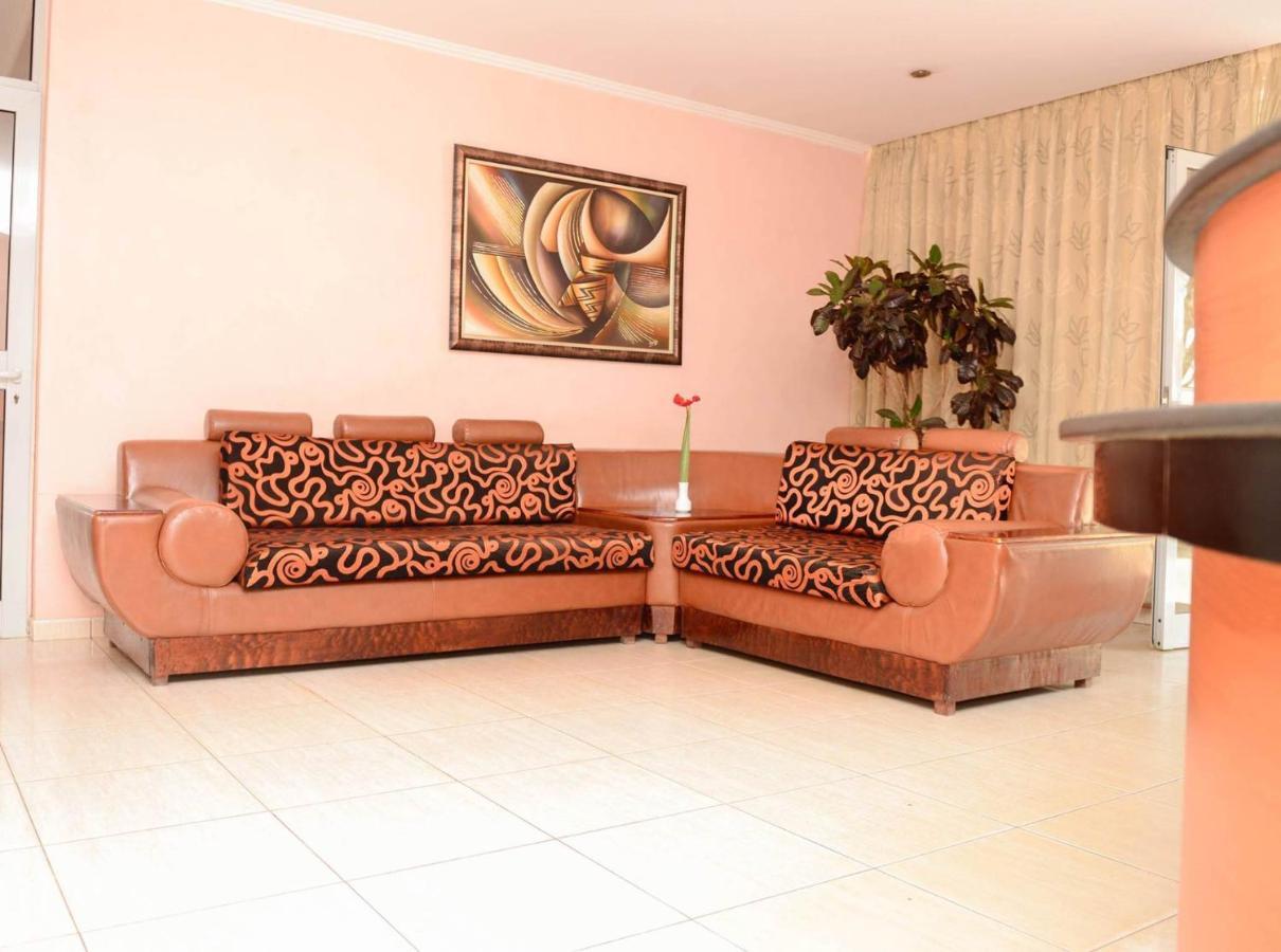 Room In Bb - Enjoy You Vacation Wail Staying In This Single Room Fit For 2 People كيغالي المظهر الخارجي الصورة