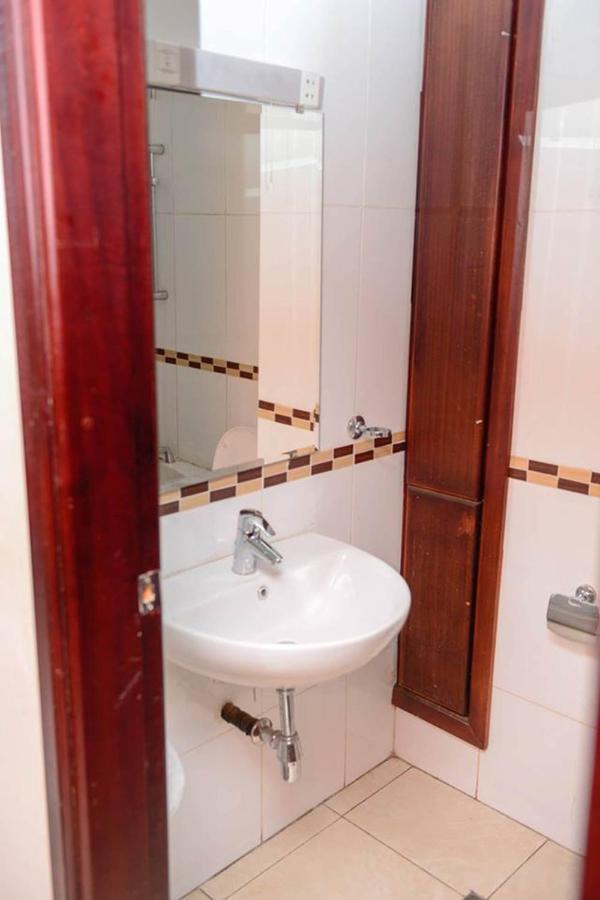 Room In Bb - Enjoy You Vacation Wail Staying In This Single Room Fit For 2 People كيغالي المظهر الخارجي الصورة